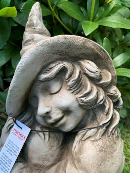 Hexe HAZEL | Fiona Scott © | Pheeberts Statuary